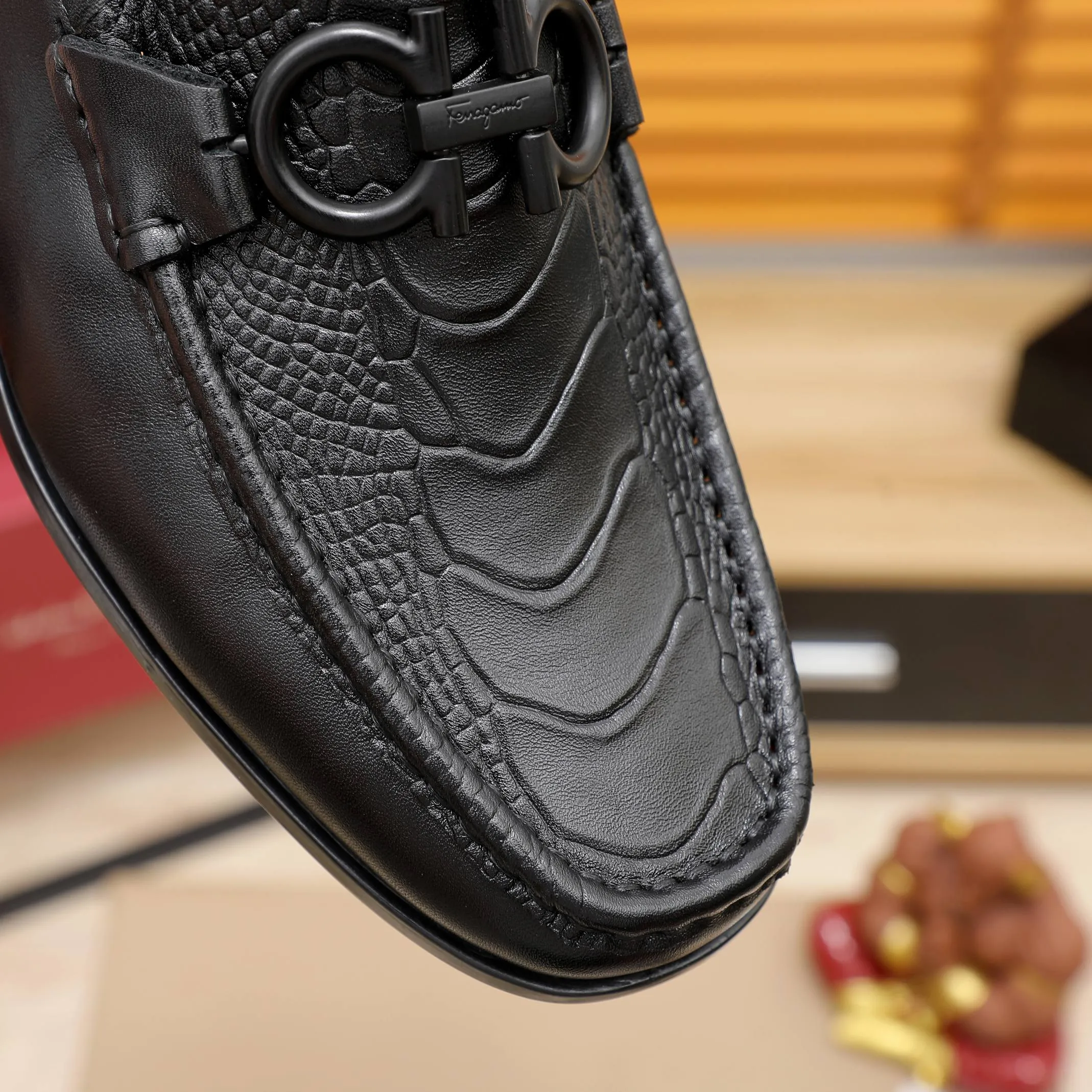 Men's shoes 💰540🕷🕷🐂【Ferragamo】Ferragamo Popular fashionable casual shoes🇨🇳Official website counter 1:1 production, original mold opening💯Good quality visible, imported high-end first-layer waxed calfskin, water-dyed🐂leather lining🌿very clear texture, high-quality waterproof, non-slip and wear-resistant outsole🎋high quality and low price, truly handmade🍓Black optional! Code number 38-45……